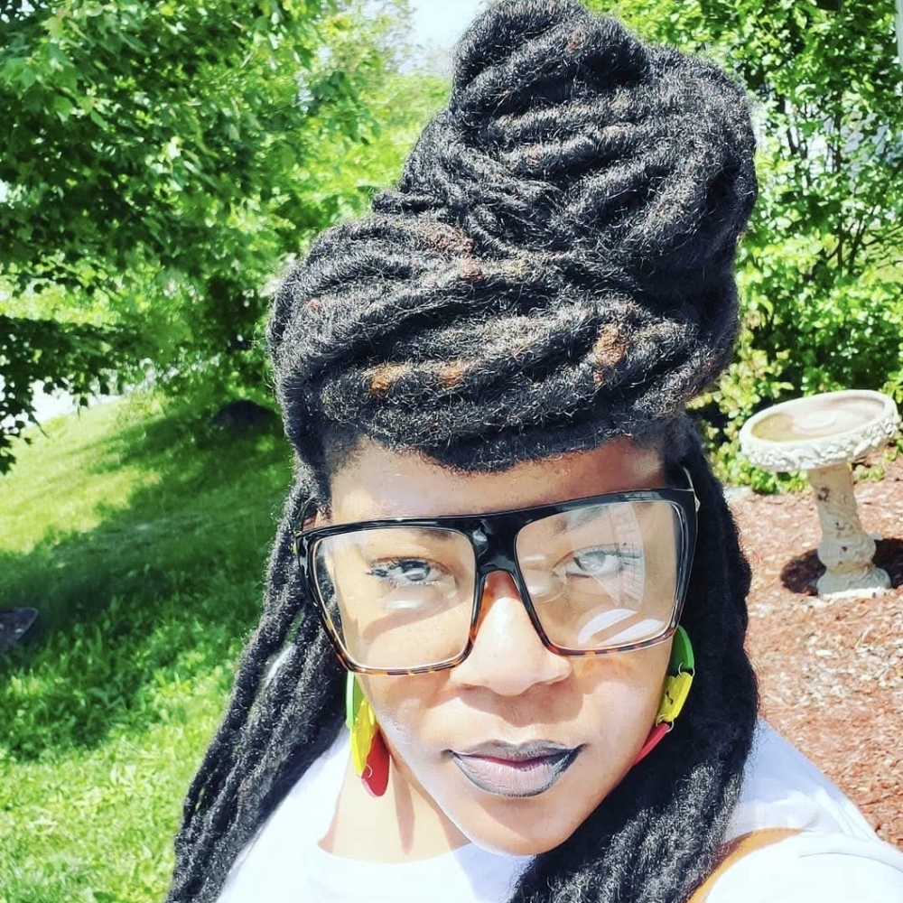 Meet your Posher, Faith